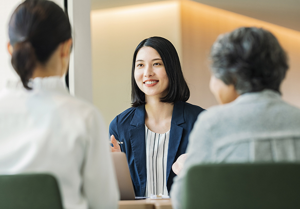 役所や銀行など生活に必要な手続きのためのお出かけ